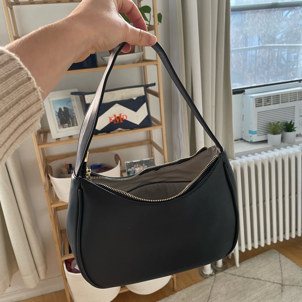 Black Basic Shoulder Bag - image 3